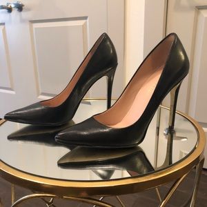 Enzo Angiolini Black Pumps